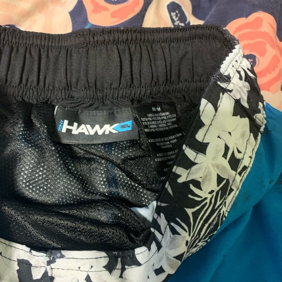 Tony hawk boys medium board shorts - Picture 2 of 3